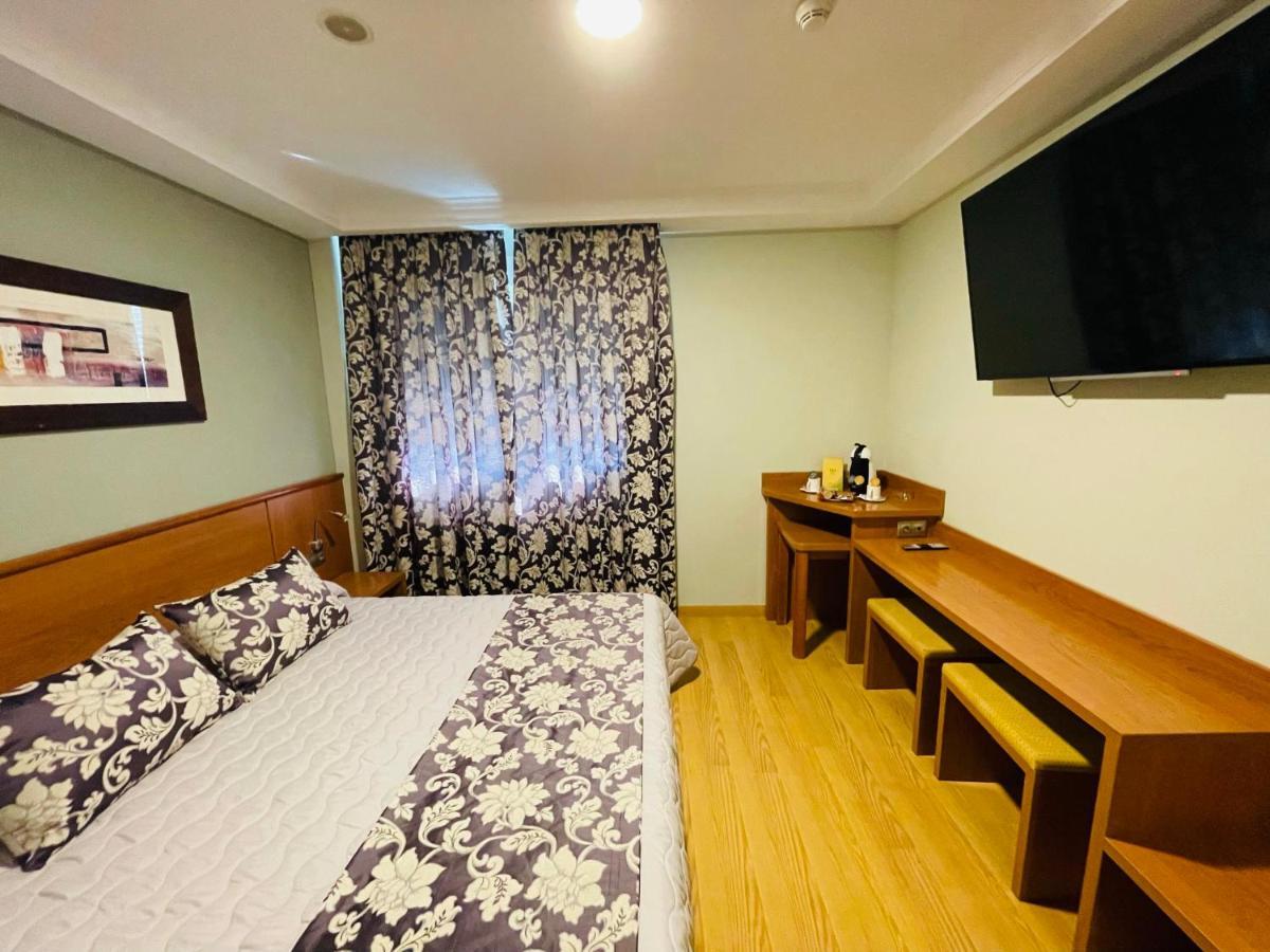 Hotel Cies Calvarrasa de Abajo ภายนอก รูปภาพ