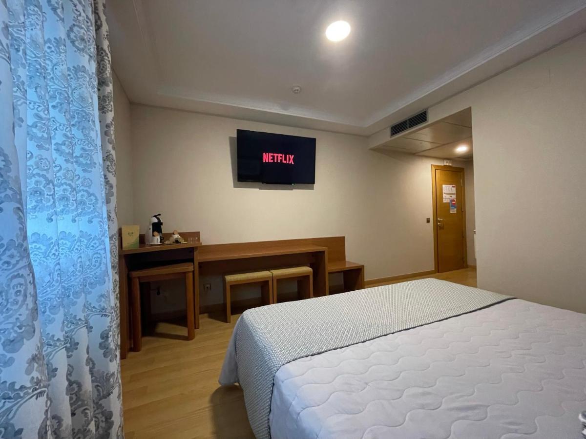Hotel Cies Calvarrasa de Abajo ภายนอก รูปภาพ