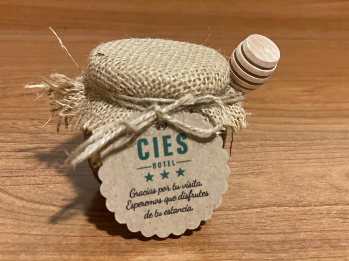 Hotel Cies Calvarrasa de Abajo ภายนอก รูปภาพ